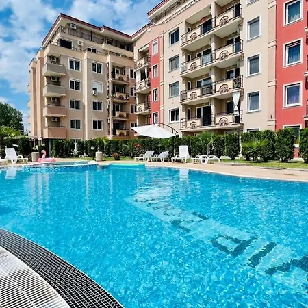 Апартаменты Bratanov Vip Zone Maisonettes 606 & 609 Солнечный берег