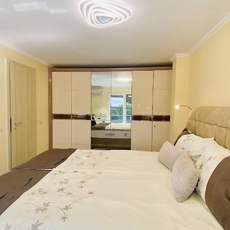 Bratanov Vip Zone Maisonettes 606&609 *