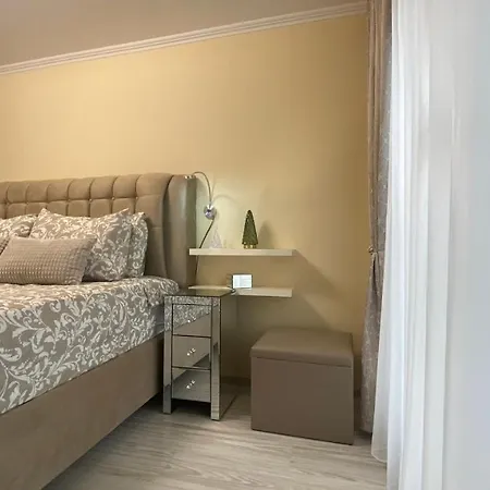 Bratanov Vip Zone Maisonettes 606 & 609 * Солнечный берег