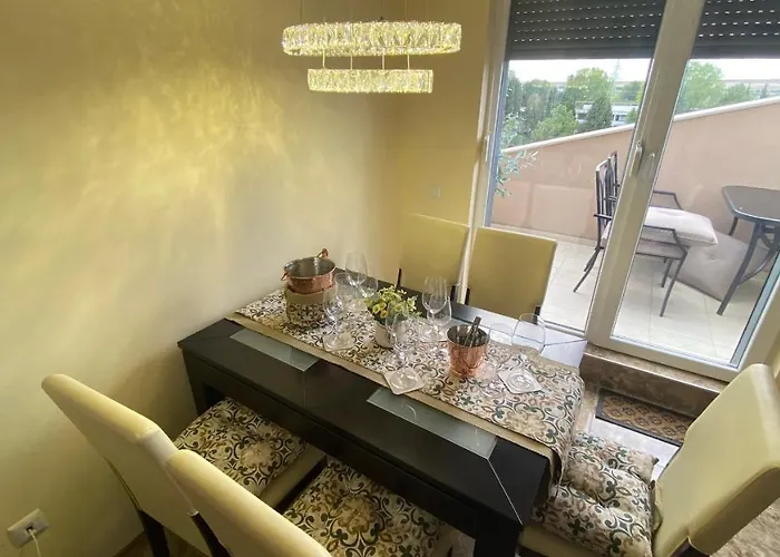 Bratanov Vip Zone Maisonettes 606 & 609 *